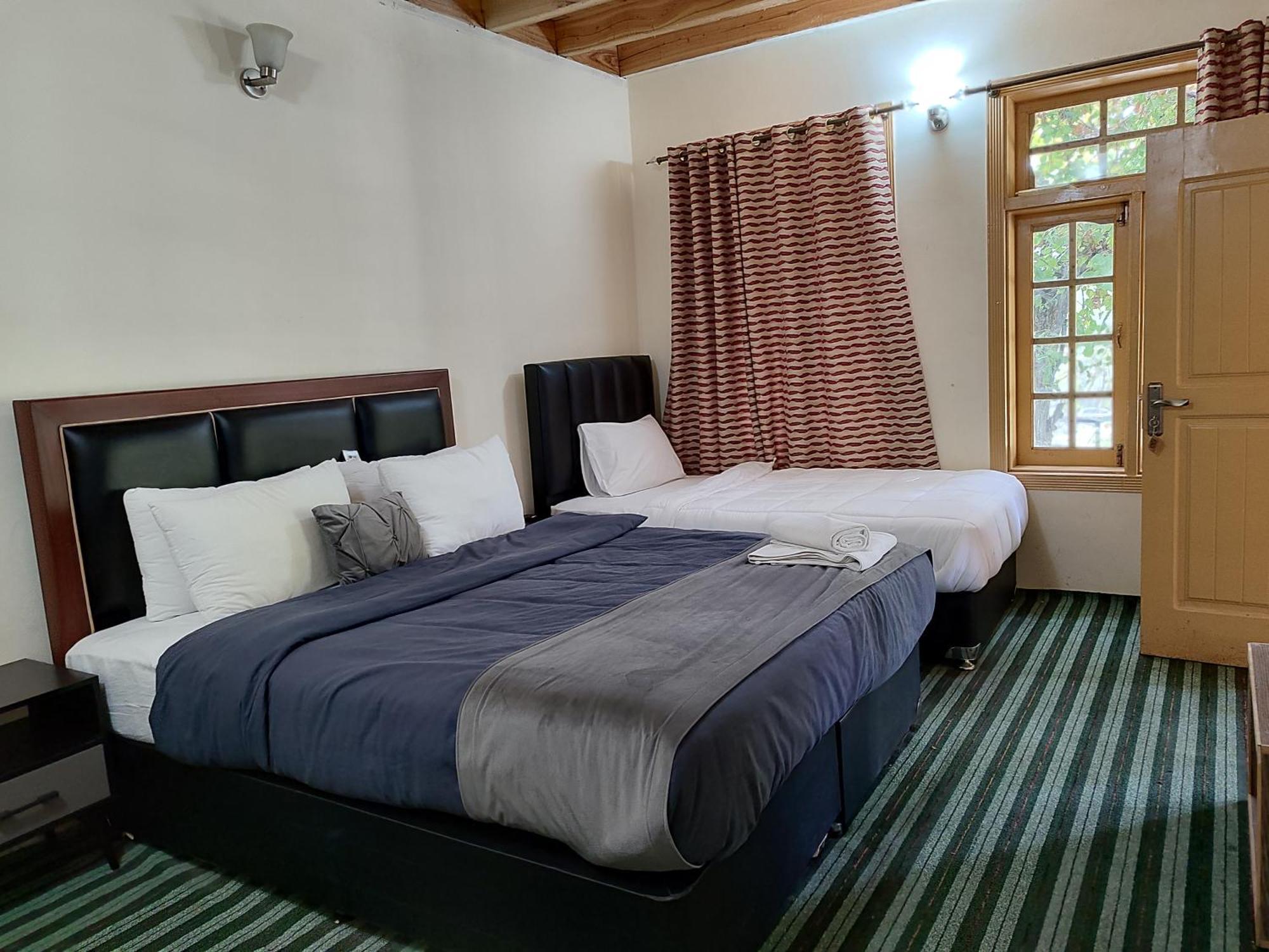 Grapes Garden Resort Hunza Karimabad  Bagian luar foto